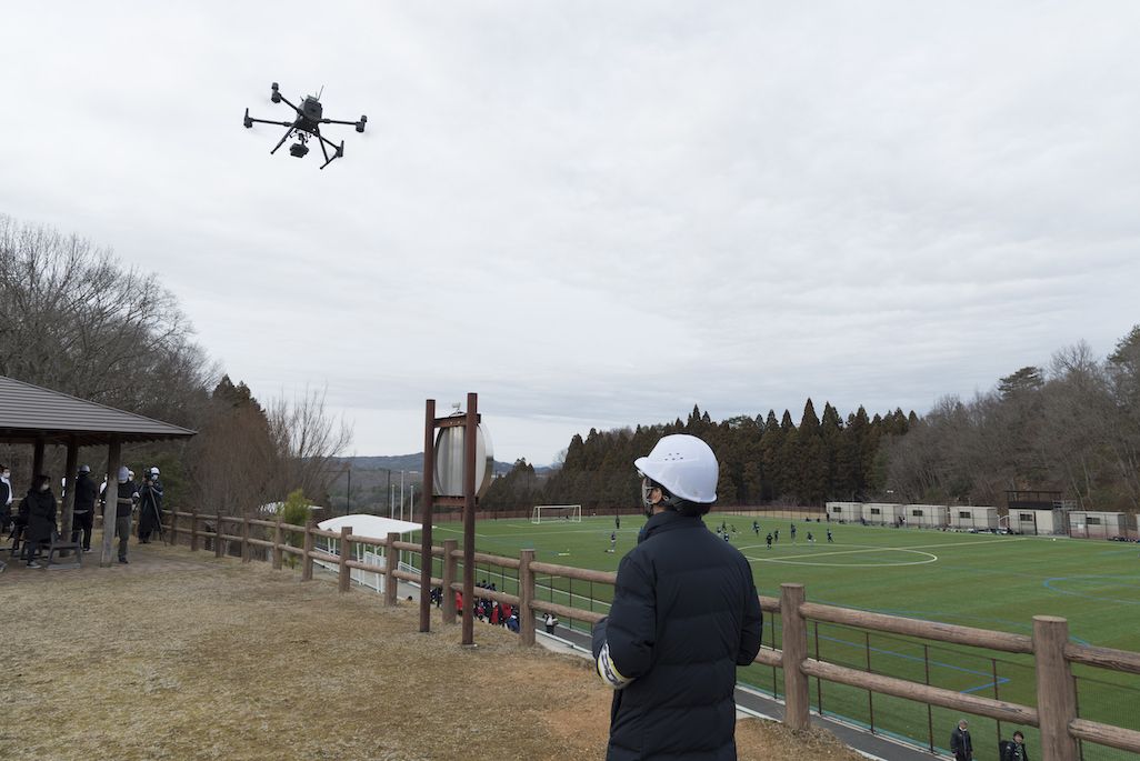 レッドドットドローンの空撮ドローン