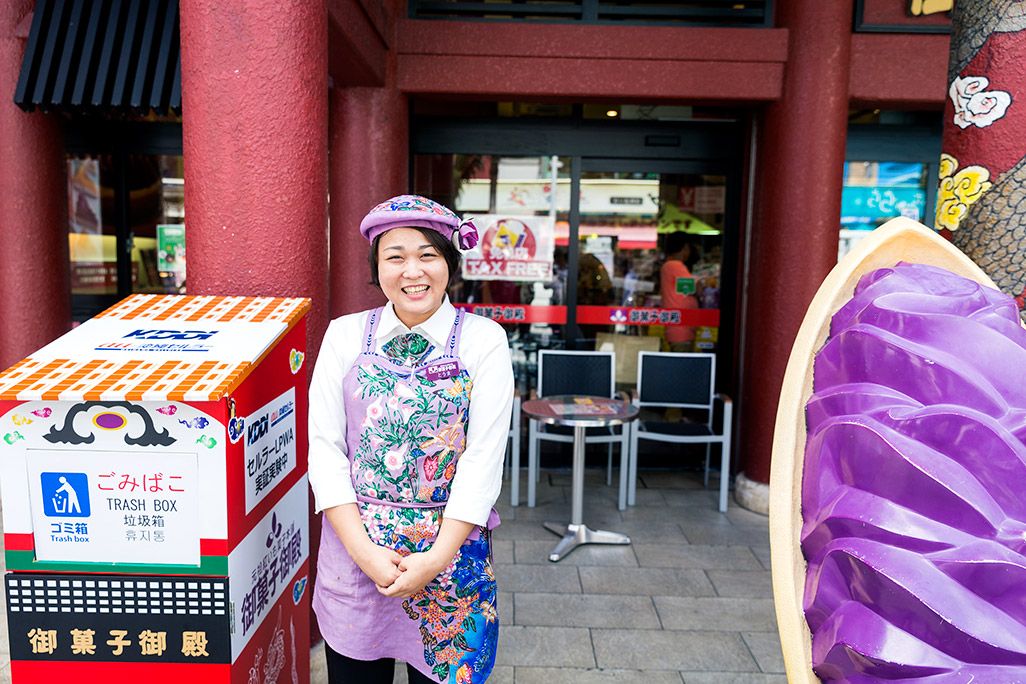 御菓子御殿女性スタッフ