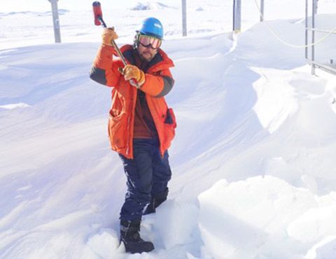 第59次南極地域観測隊 LANインテルサット担当隊員の齋藤勝