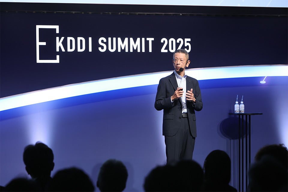 KDDI 代表取締役執行役員副社長 ビジネス事業本部長 桑原 康明