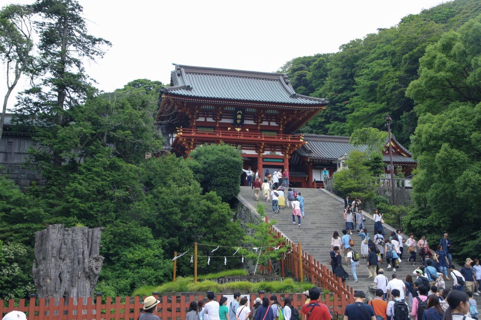 多くの人が訪れる鶴岡八幡宮
