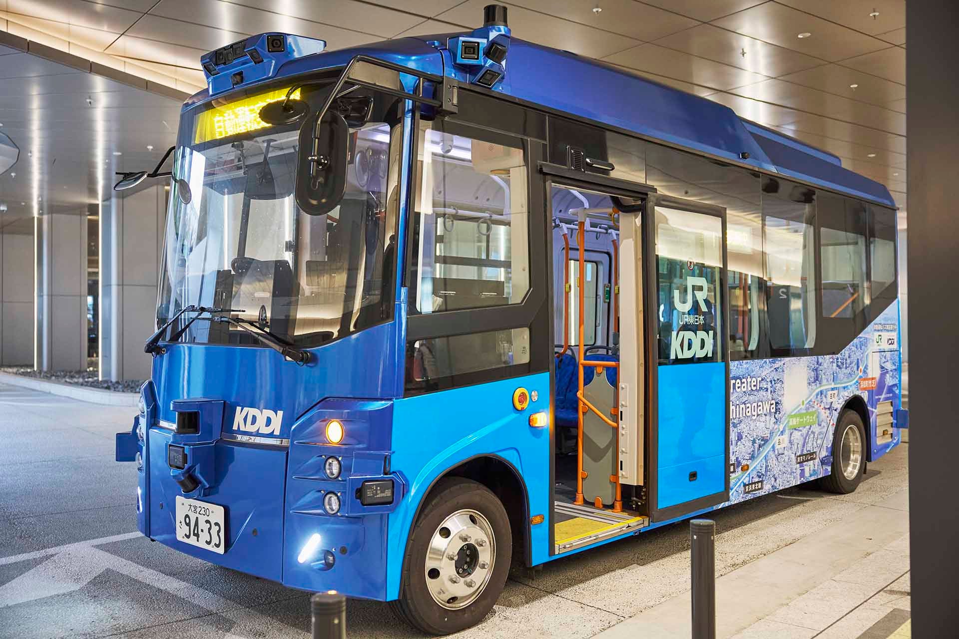 自動運転バスの外観