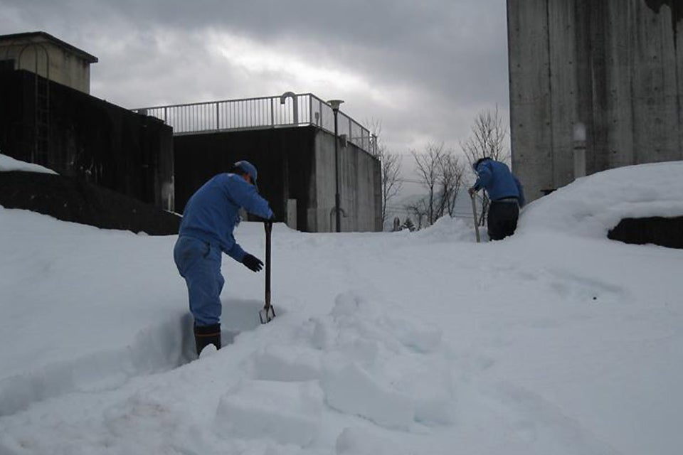 冬期には弁栓が雪に埋もれてしまうこともある