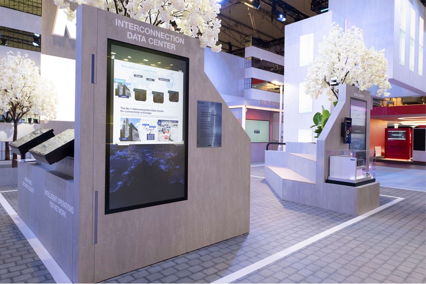 Interconnectionデータセンター「TELEHOUSE」の展示