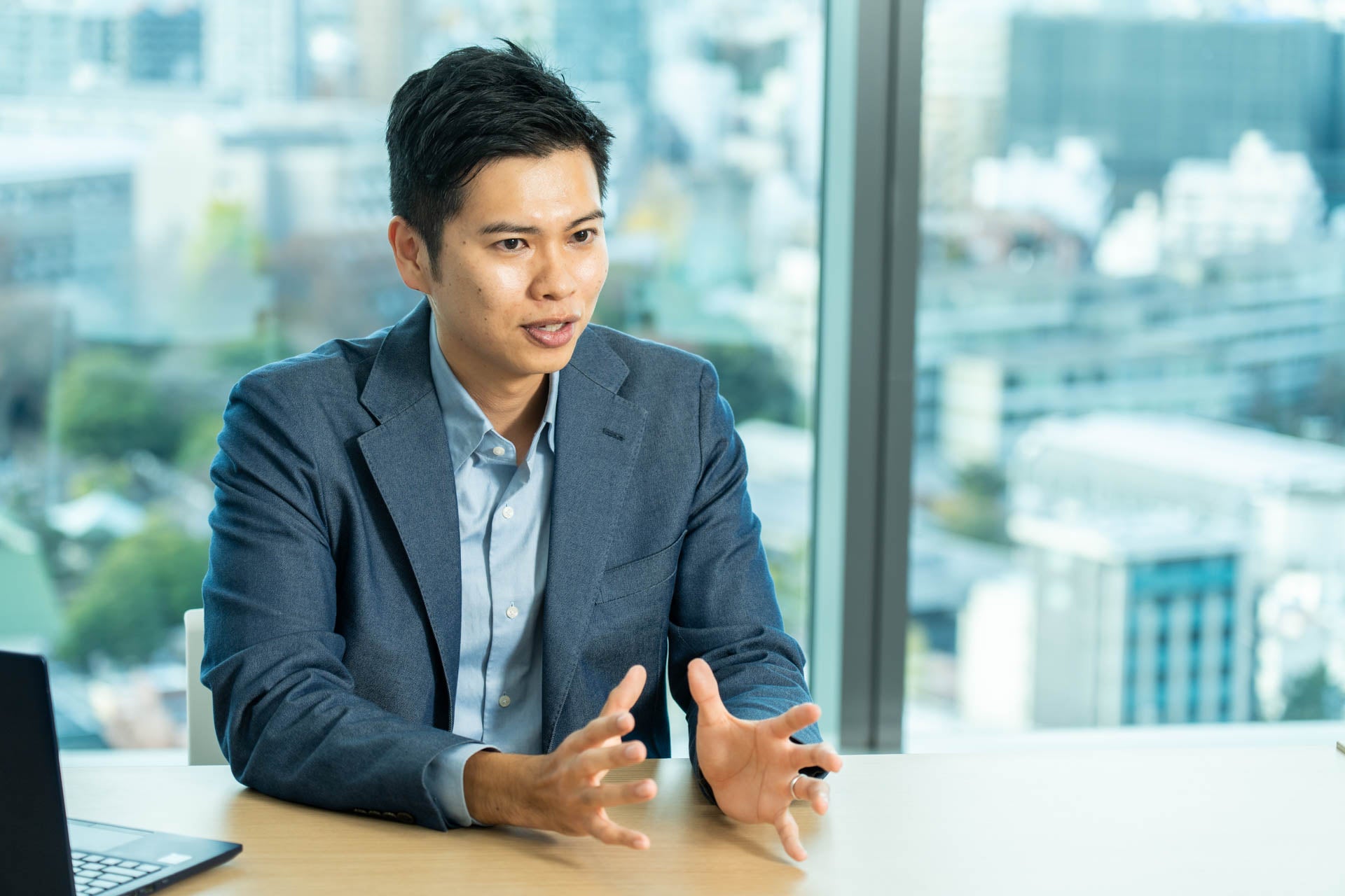 KDDI ソリューション技術運用本部 テレハウス技術部 義経 祥也