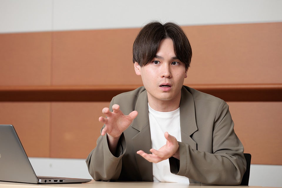 KDDI カスタマーサービス本部 カスタマーサービス企画部 小寺 優輝