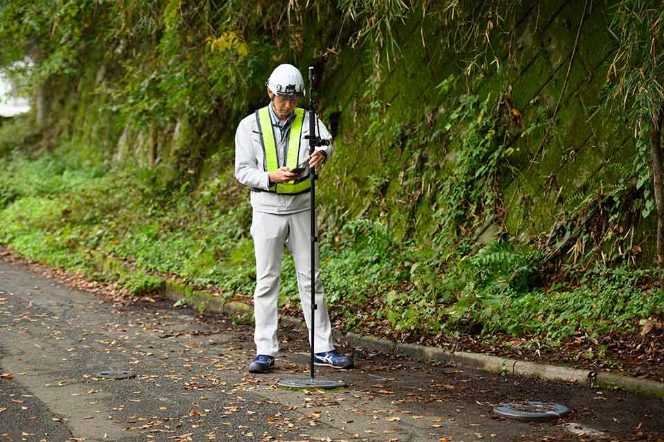 事前に弁栓の位置情報を記録する