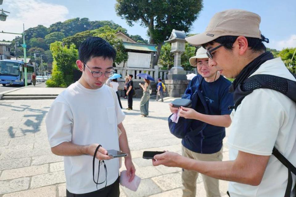 現地で通信品質を調査