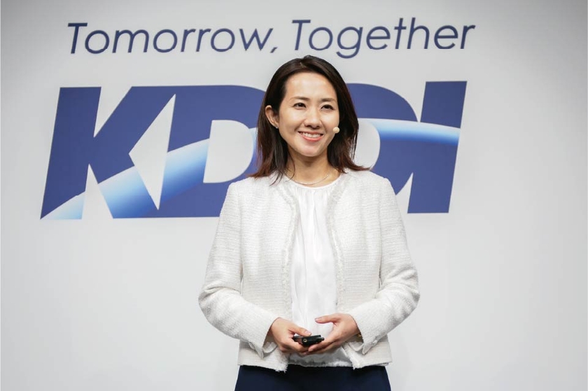 KDDI パーソナル事業本部 マーケティング本部 サービス推進部 木村 宏子