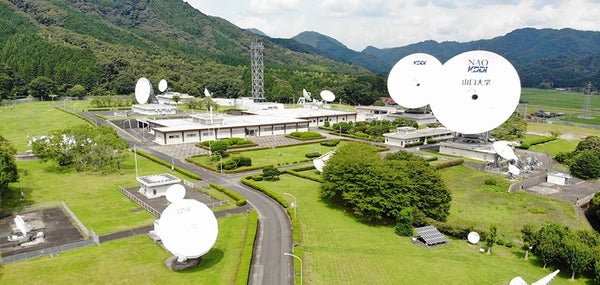 衛星通信で歴史上の できごとを伝えてきた KDDI山口衛星通信所