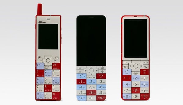 『INFOBAR xv』発売記念！ デザインケータイの変遷を探る