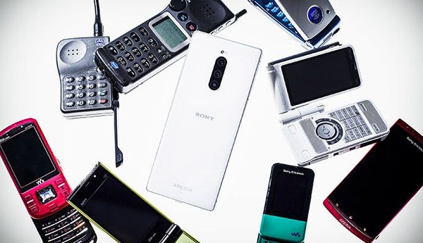 Xperia 1登場！ ジョグダイヤル・ウォークマン・サイバーショット…… auとソニーの30年を振り返る