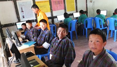 「つながる」でみんなを笑顔に 通信会社だからこそできる国際貢献