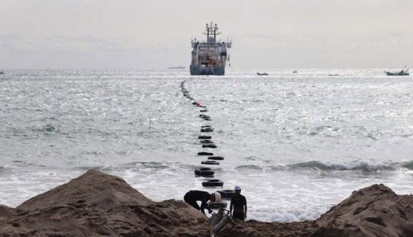 総延長は地球30周分！ 日本と世界の国際通信をつなぐ『光海底ケーブル』のヒミツ