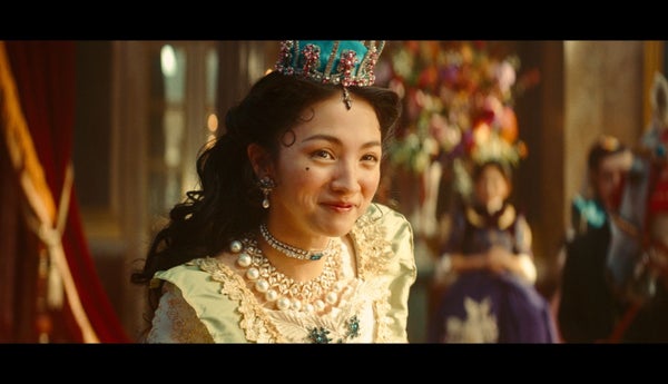 三姉妹から女王UQUEENへ「UQ mobile」新CMに込めたメッセージと想いとは？