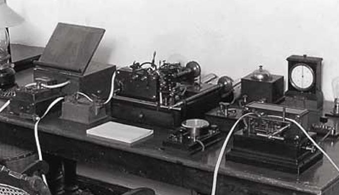 【国際通信150年(1)】はじまりは明治時代！約1,000kmの海底ケーブル敷設方法は？通信料は？