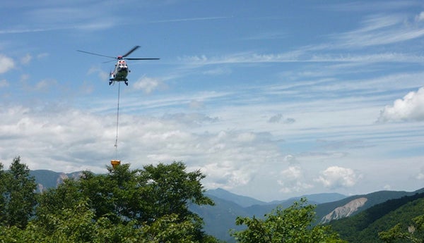 ヘリまで出動？ 岐阜県の山間部『白水湖』へ電波を届ける裏側に迫る