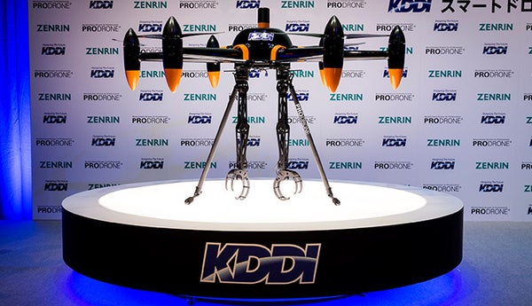 『通信』が広げるドローンの新しい可能性 LTEを搭載したドローンが登場