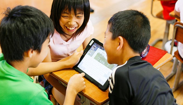 沖縄の離島にiPadがやってきたよ！ 子どもたちと「15の春」のものがたり【前編】