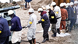 東南アジアとアメリカを最短でつなぐ海底ケーブル『SJC』の陸揚げに密着