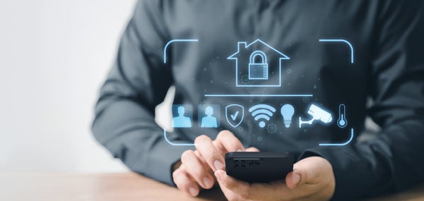 通信とIoTデバイスを組み合わせ、暮らしに「あんしん、べんり、たのしい」を届ける「au HOME」