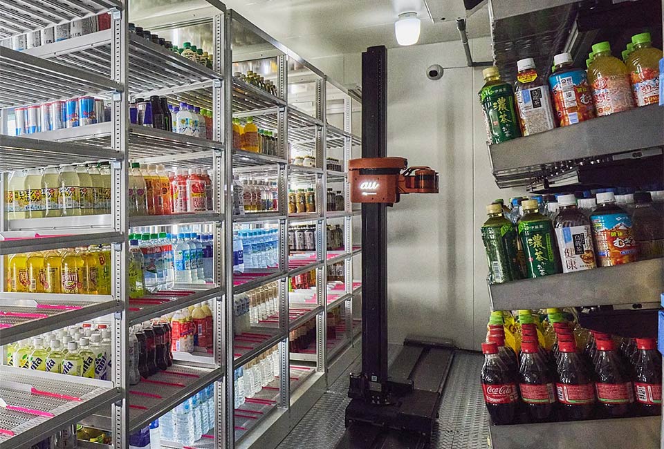 飲料陳列ロボットではドリンクの配置を工夫