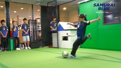 サッカー日本代表になりきってシュートフォーム解析！JFAとauの取り組み in キッザニア東京